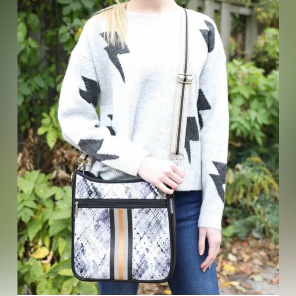 preneLOVE Classic Neoprene Messenger Bag
